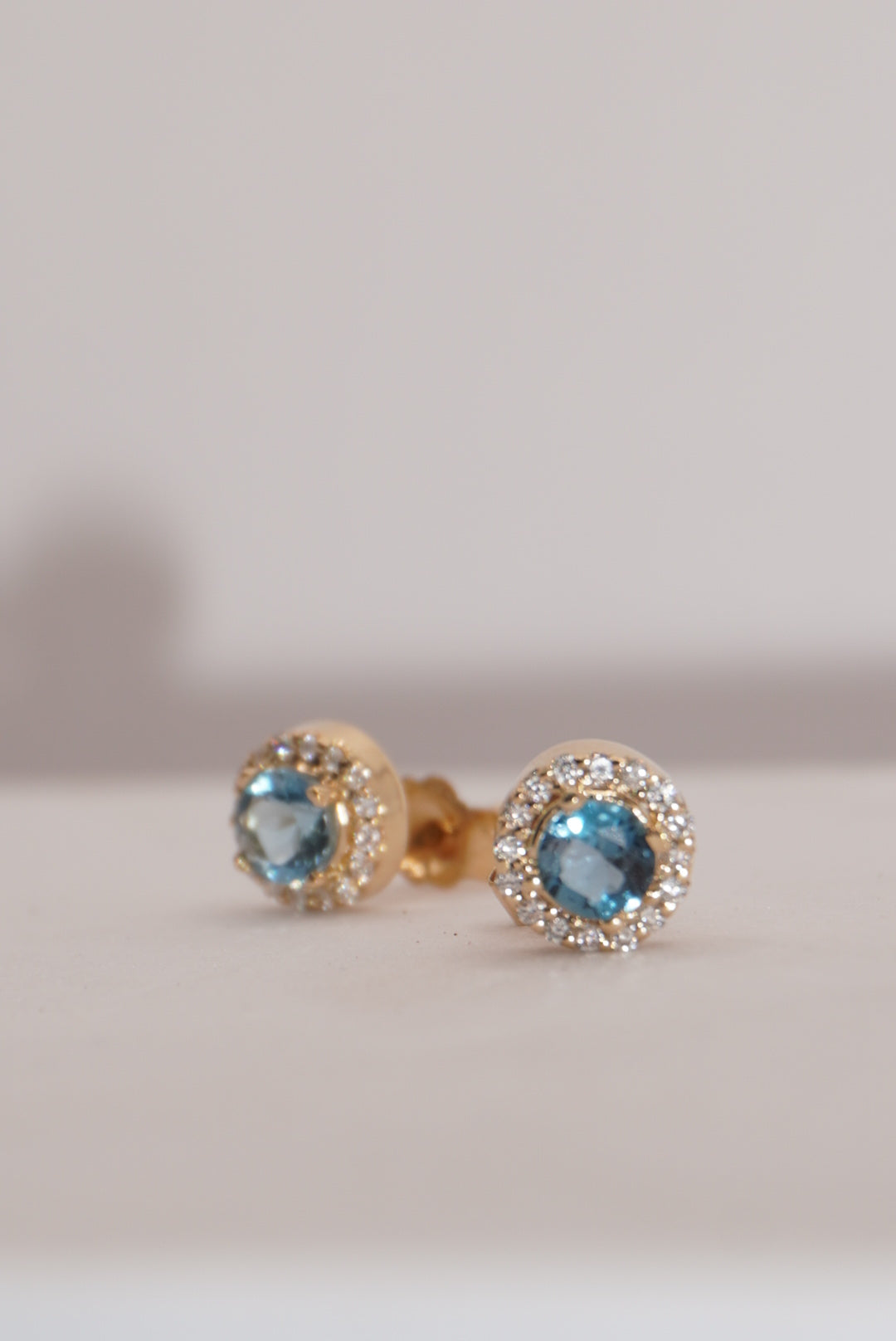 TOPOS HALO TOPACIO LONDON BLUE & DIAMANTES DE LABORATORIO