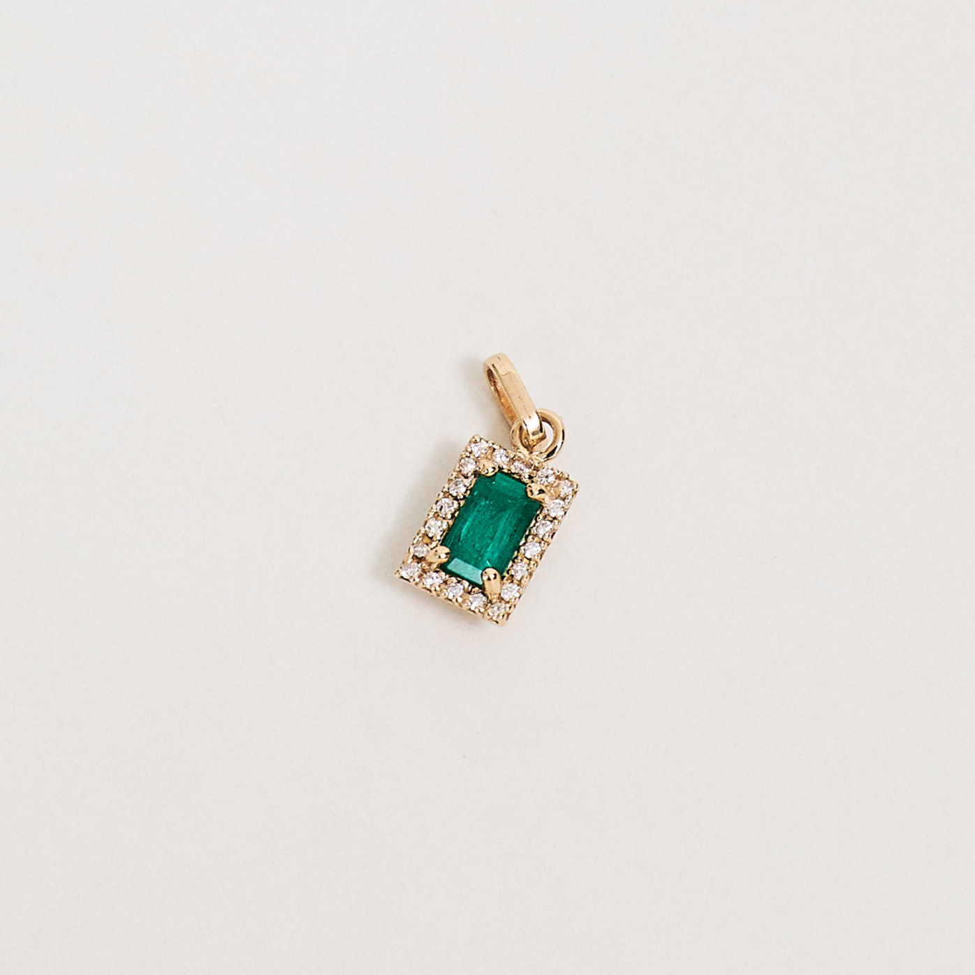 DIJE EMERALD & DIAMONDS