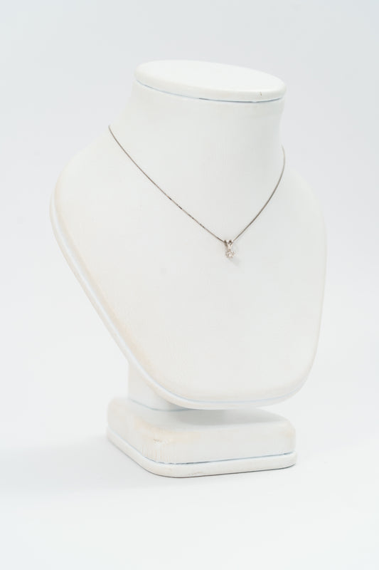 77. DIJE DIAMANTE ORO BLANCO