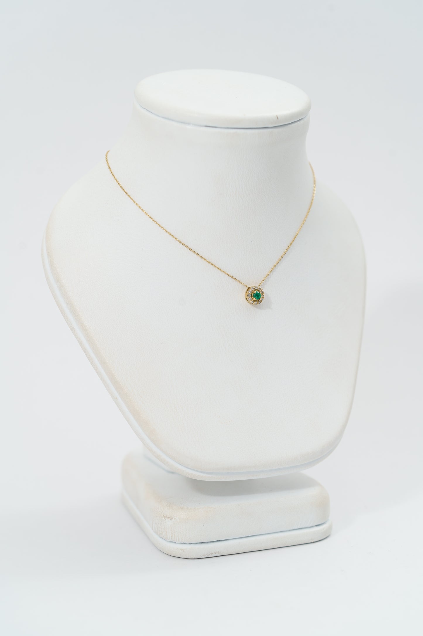 30. JUEGO HALO EN ESMERALDA Y DIAMANTES