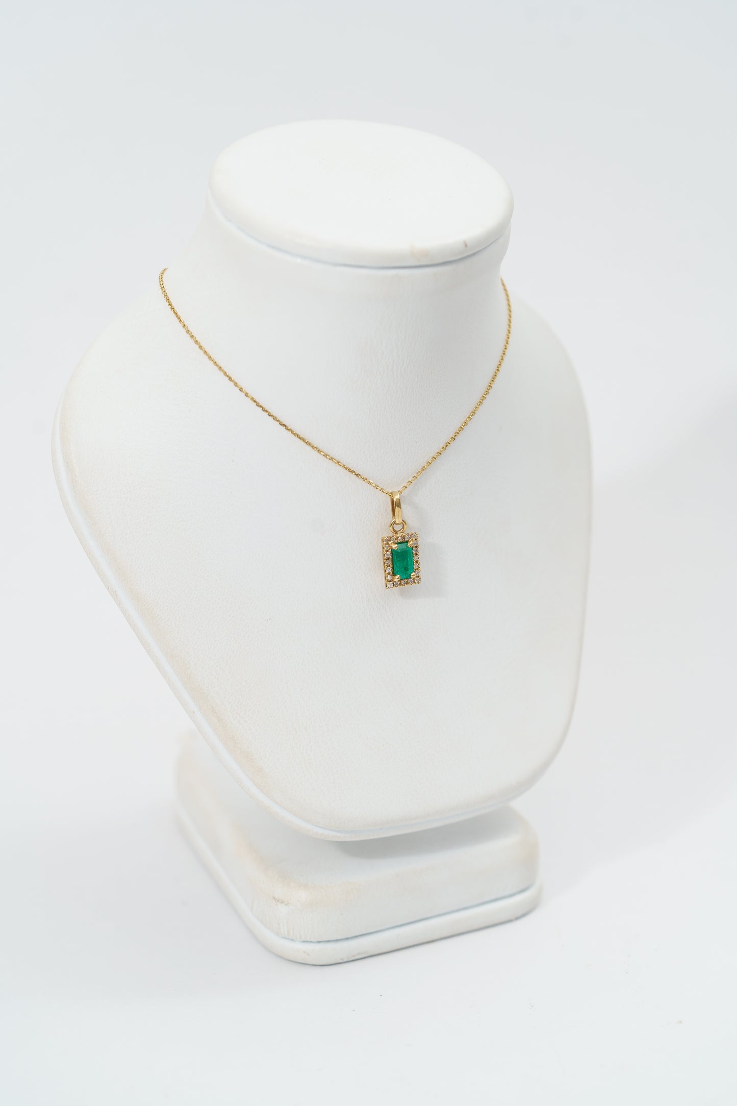 80. DIJE ESMERALDA RECTANGULAR