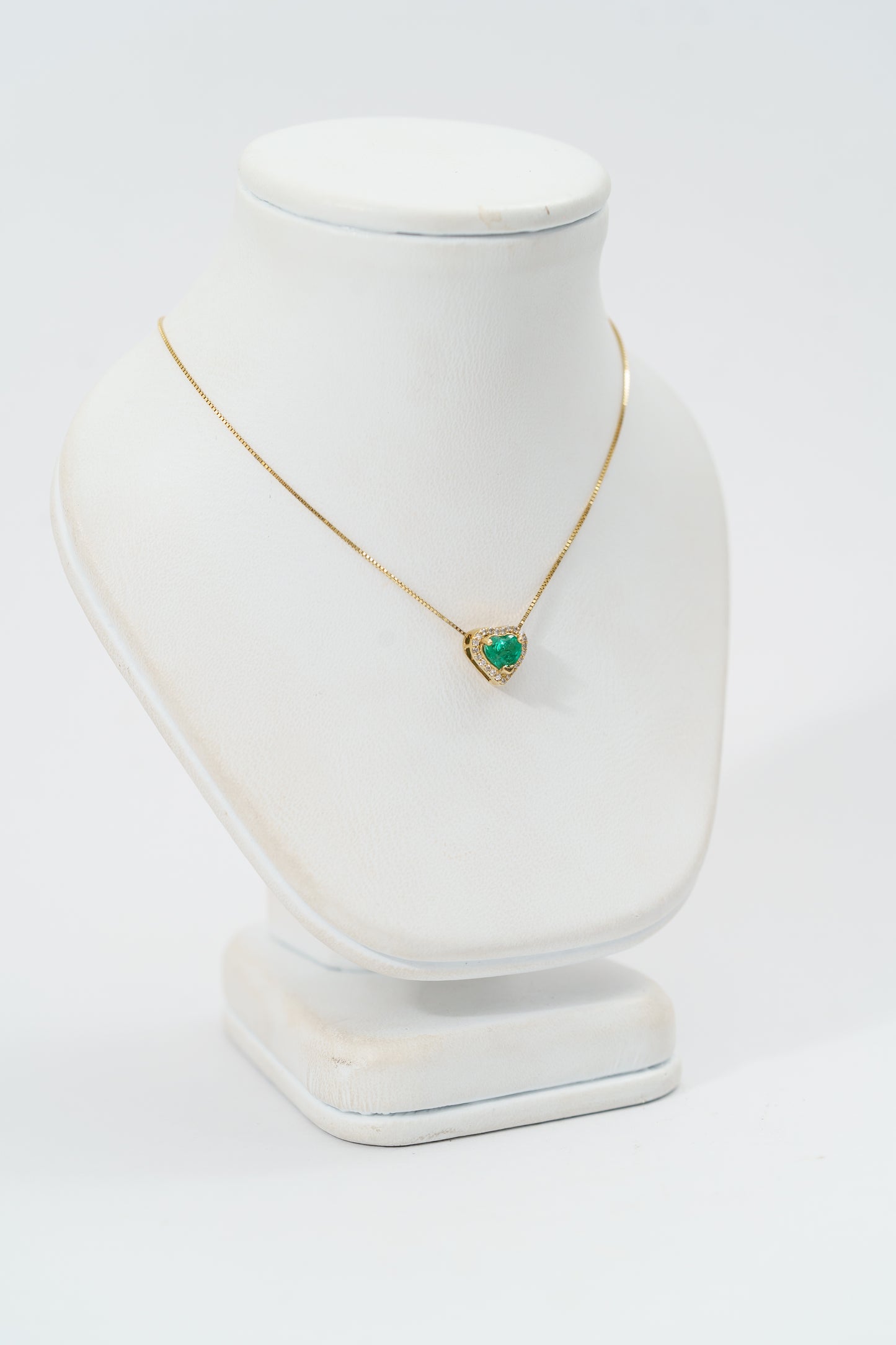 31. JUEGO EN ESMERALDAS CORAZON Y DIAMANTES