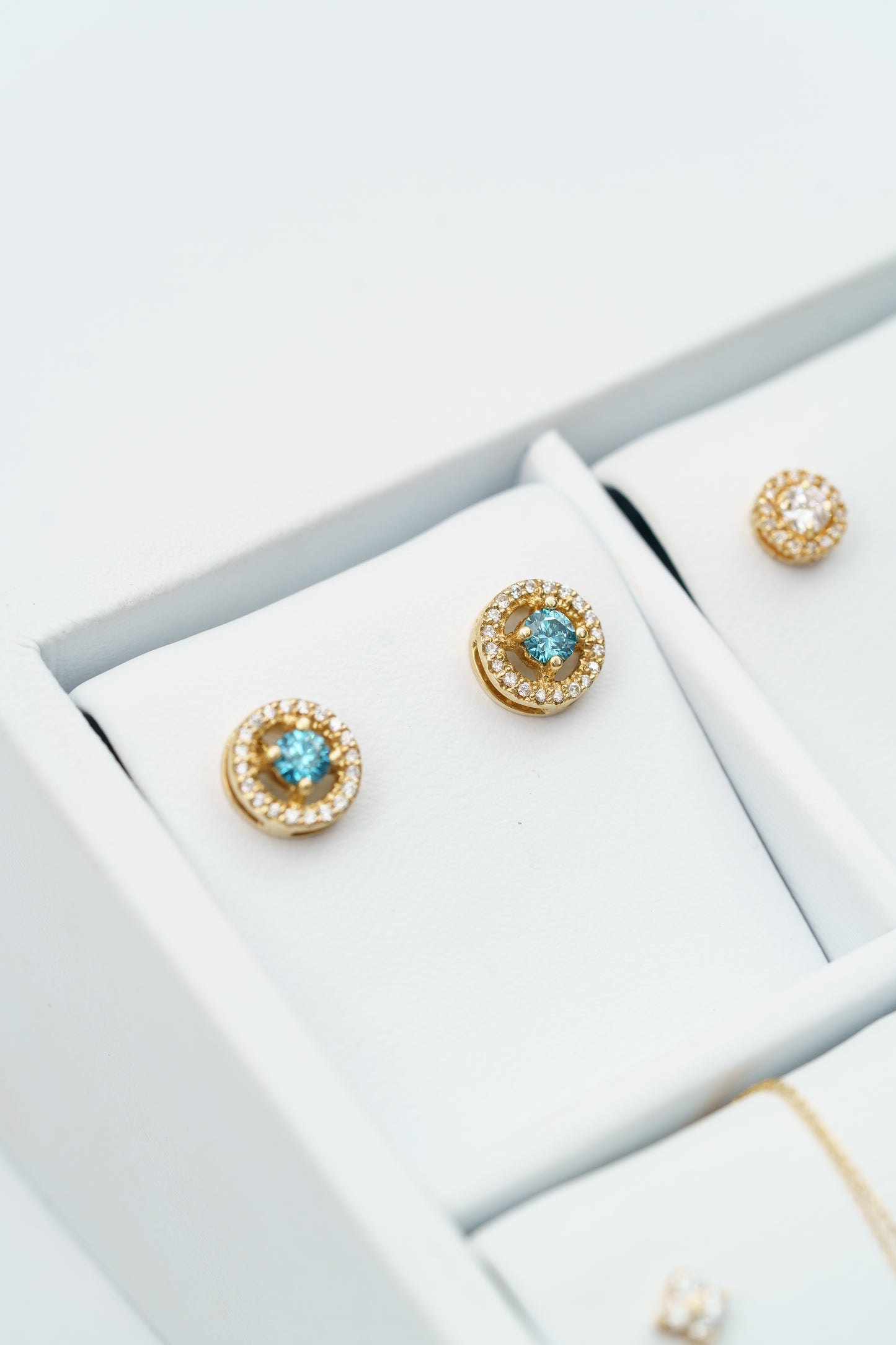 59. TOPOS HALO DIAMANTE AZUL