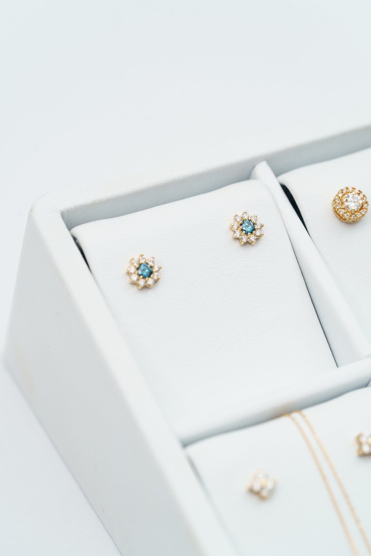 60. TOPOS FLOR DIAMANTE AZUL